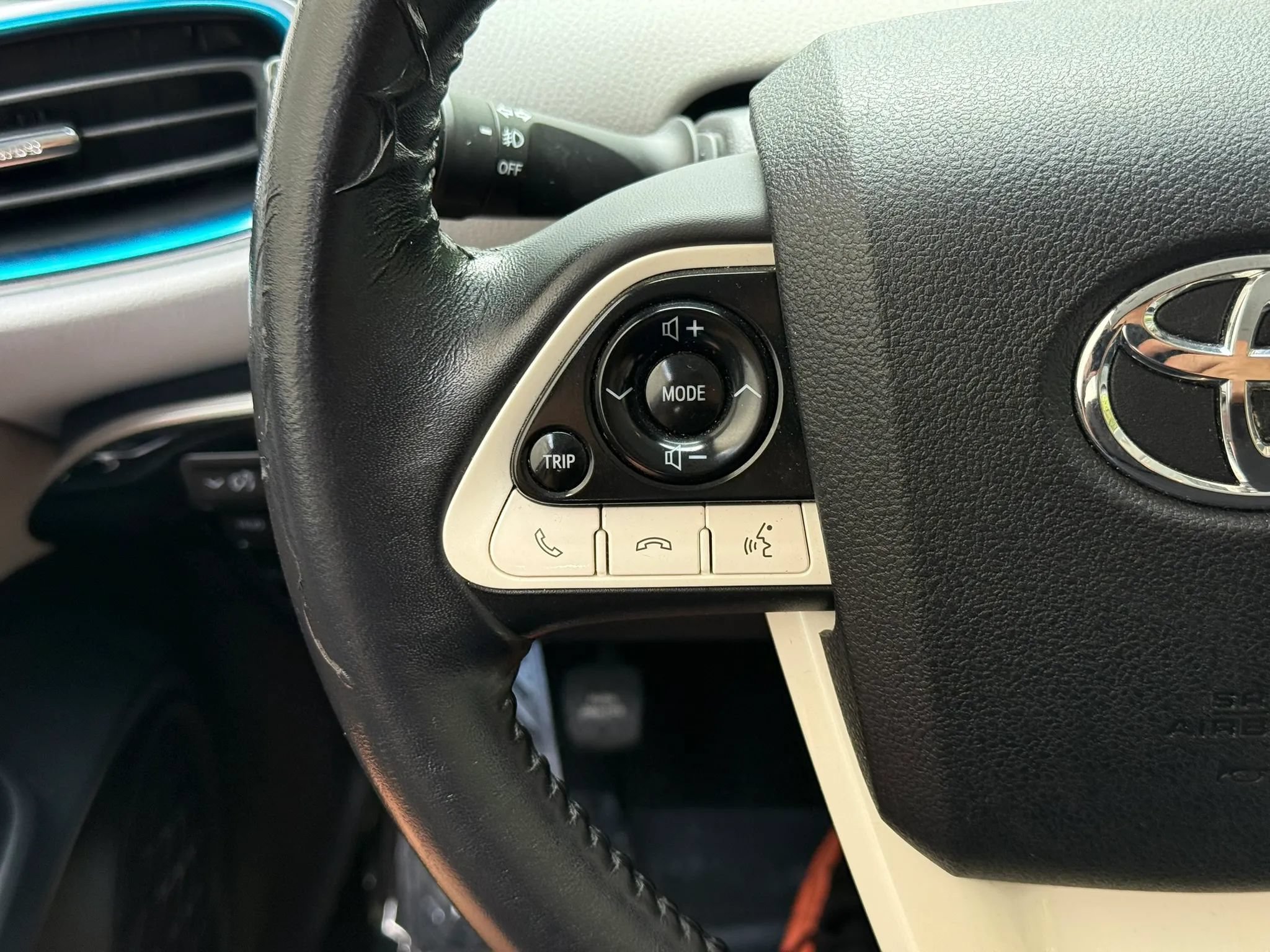 Used 2017 Toyota Prius Prime Advanced FWD image 18