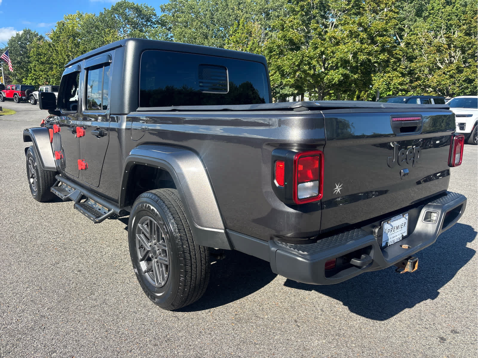 Used 2024 Jeep Gladiator Sport AWD/4WD image 6