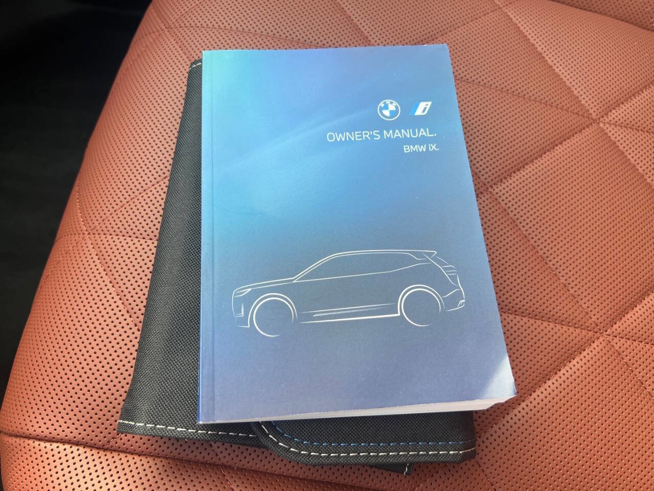 Used 2025 BMW iX xDrive50 w/ Convenience Package image 23