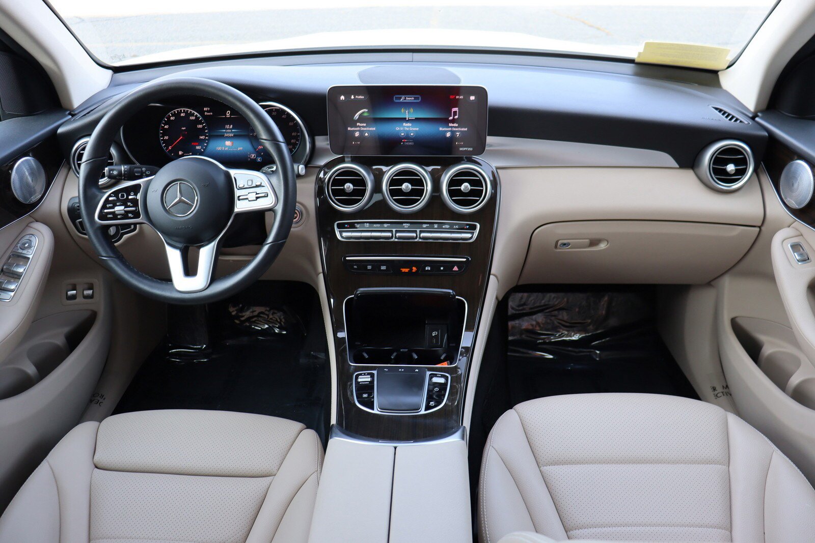 Used 2020 Mercedes-Benz GLC 350e 4MATIC w/ Premium Package image 9