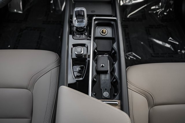 New 2026 Volvo XC60 B5 Plus w/ Protection Package Premier image 25