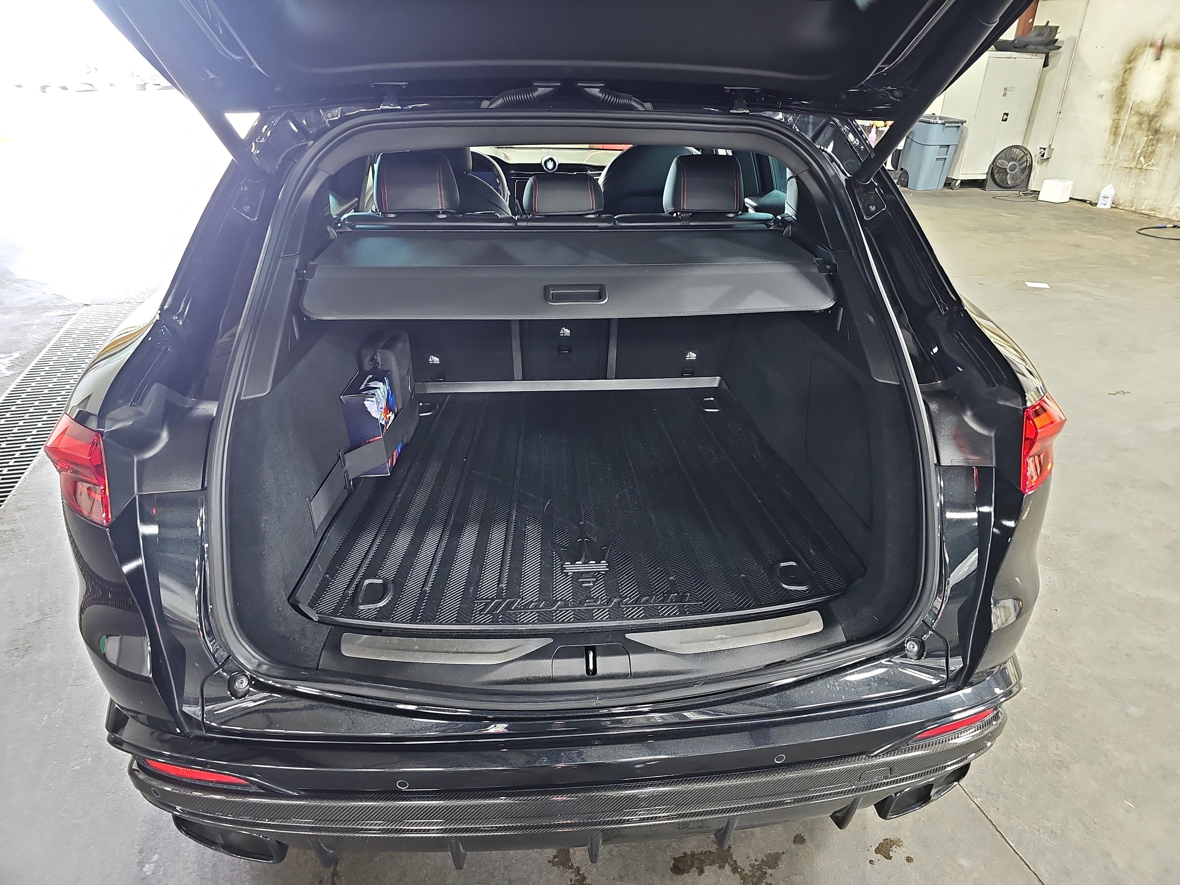 Used 2023 Maserati Grecale Trofeo AWD/4WD image 13