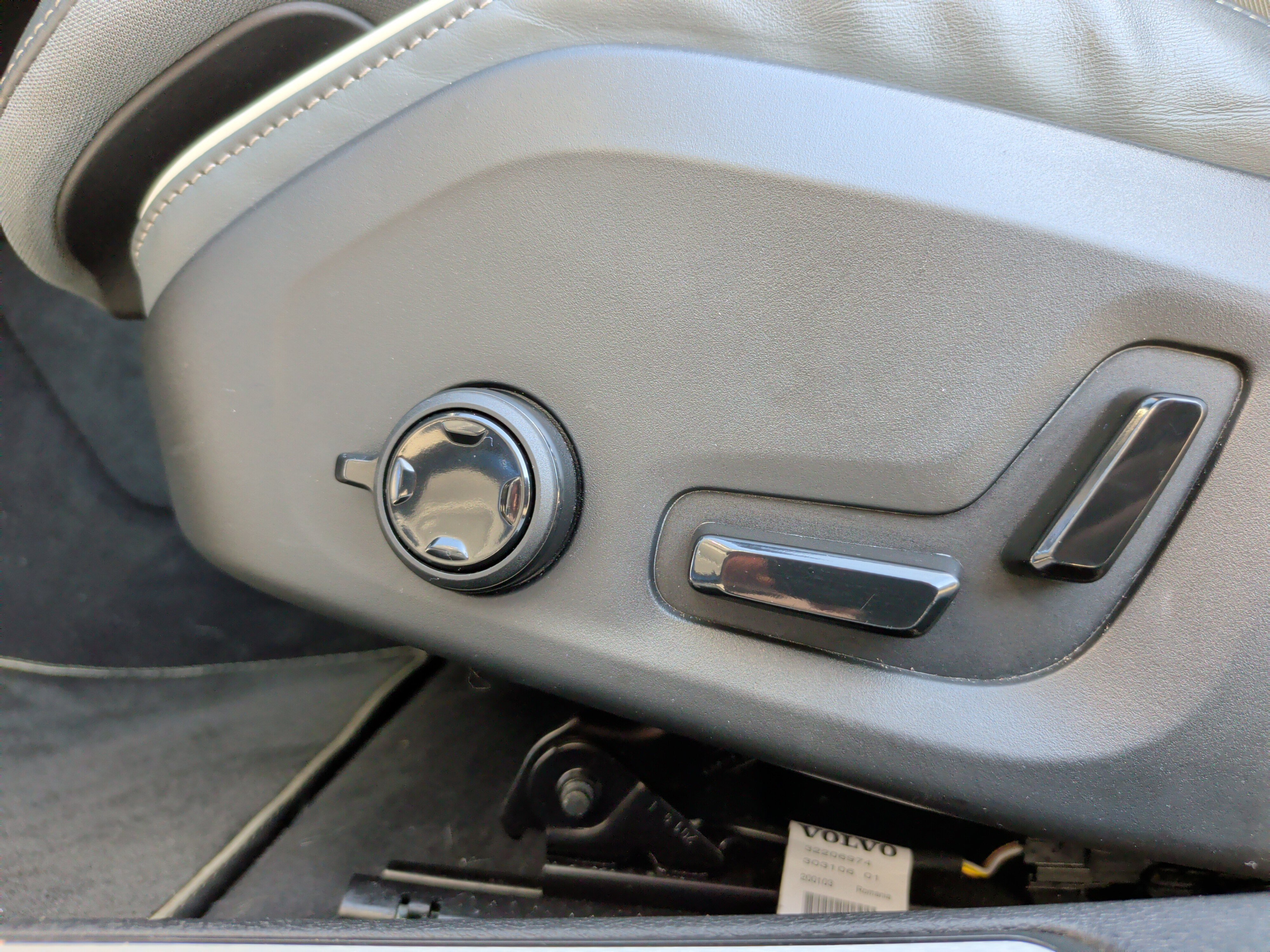 Used 2021 Volvo S60 T5 R-Design image 29