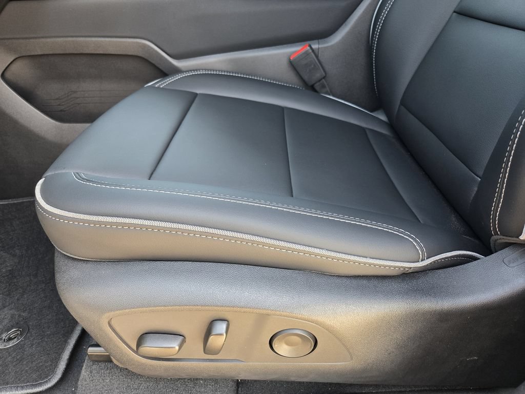 New 2026 Chevrolet Silverado EV LT AWD/4WD image 19
