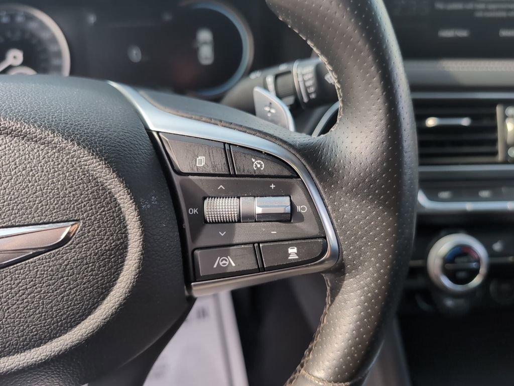 Used 2023 Genesis G70 2.0T image 22