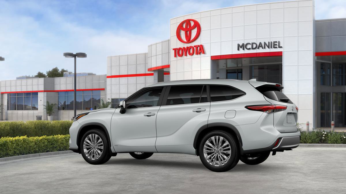 New 2026 Toyota Highlander Platinum image 14