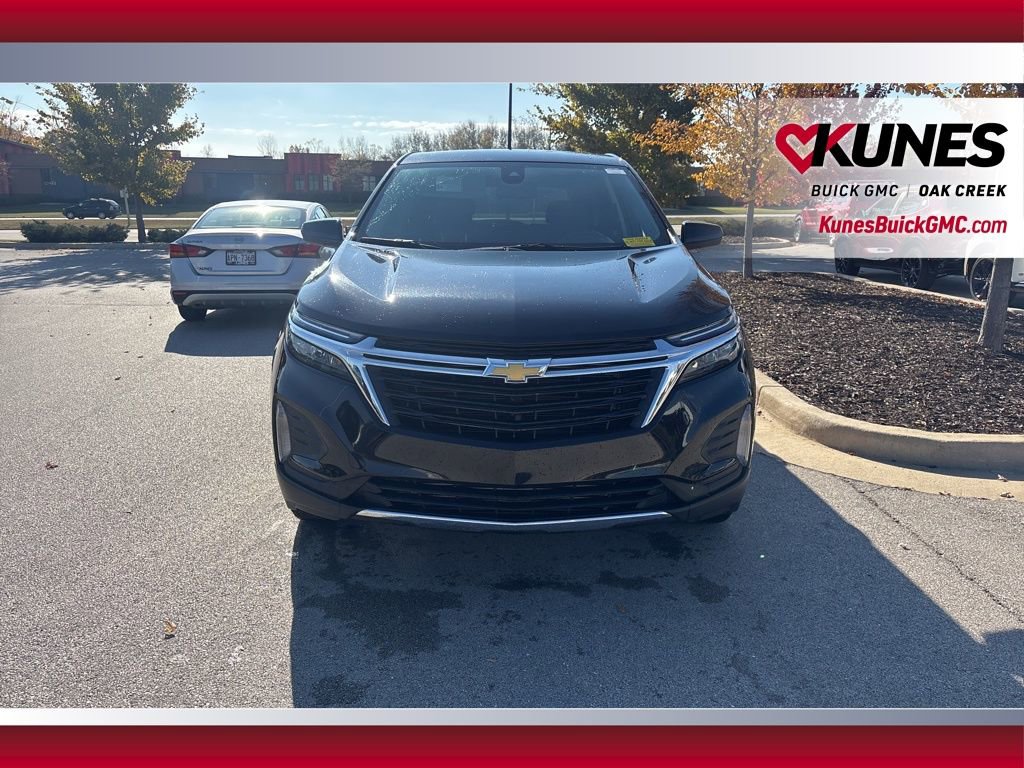 Used 2023 Chevrolet Equinox LT image 2