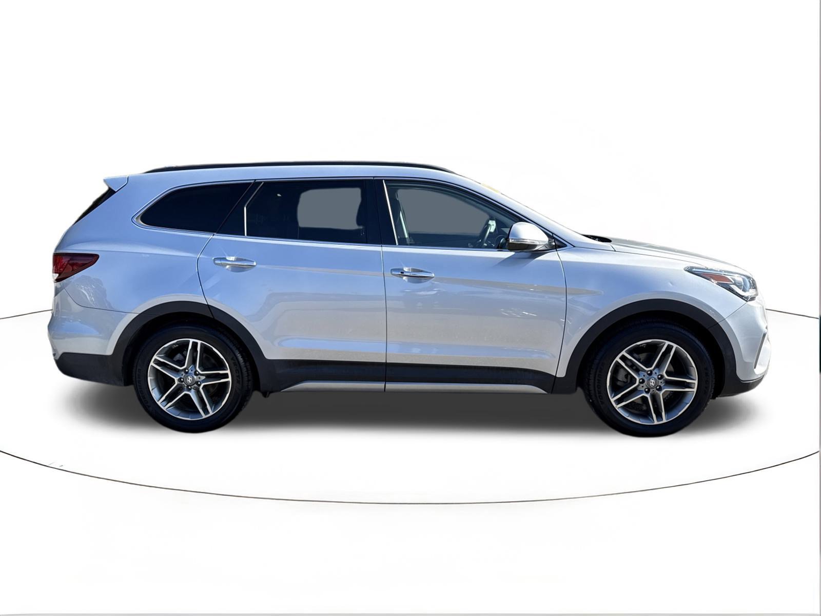 Used 2019 Hyundai Santa Fe XL image 2