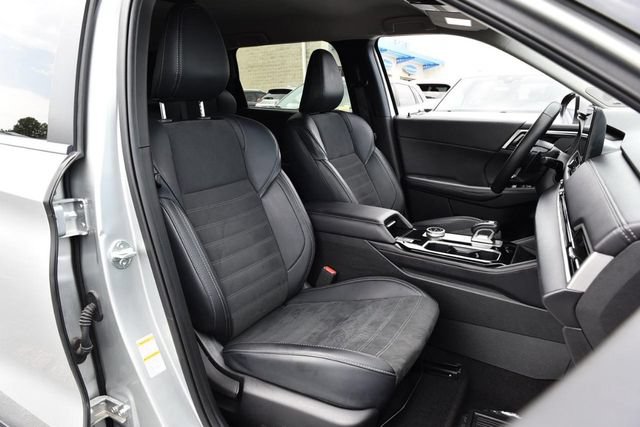 Used 2025 Mitsubishi Outlander SE AWD/4WD image 24