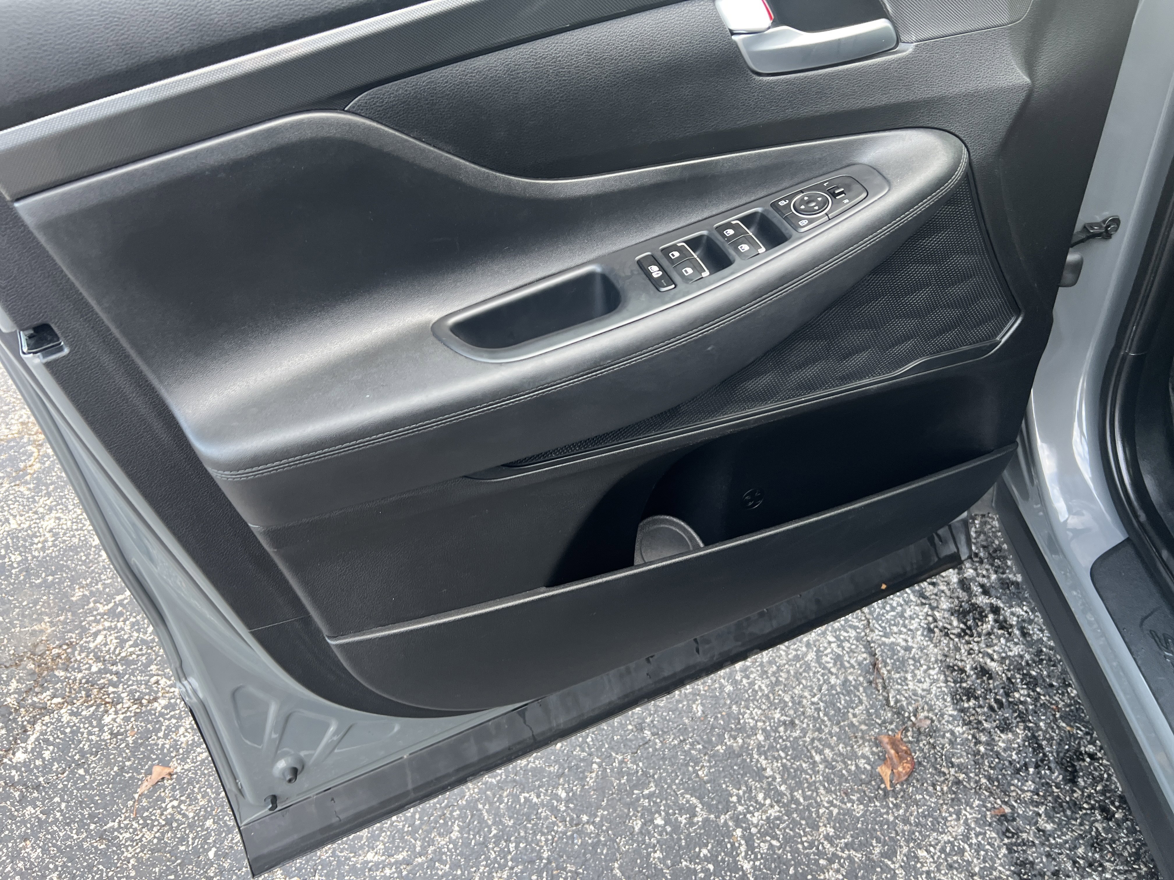 Used 2023 Hyundai Santa Fe SEL image 8