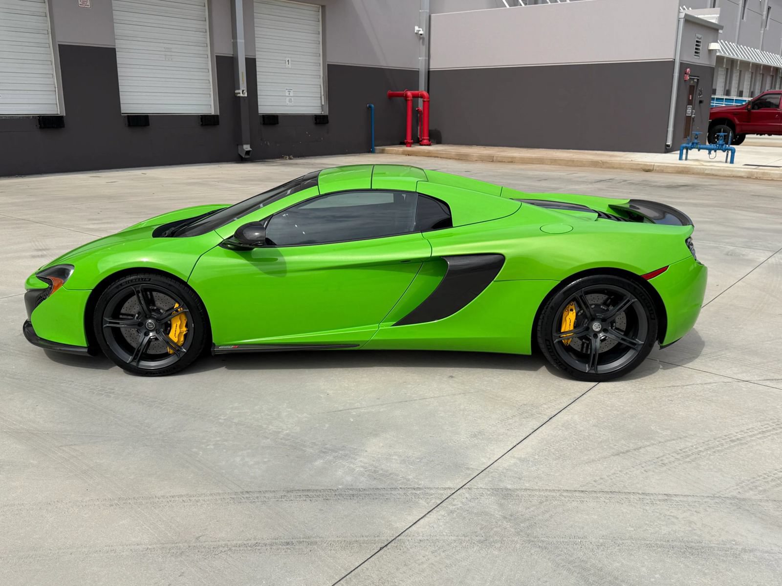 Used 2015 McLaren 650S Spider RWD image 9