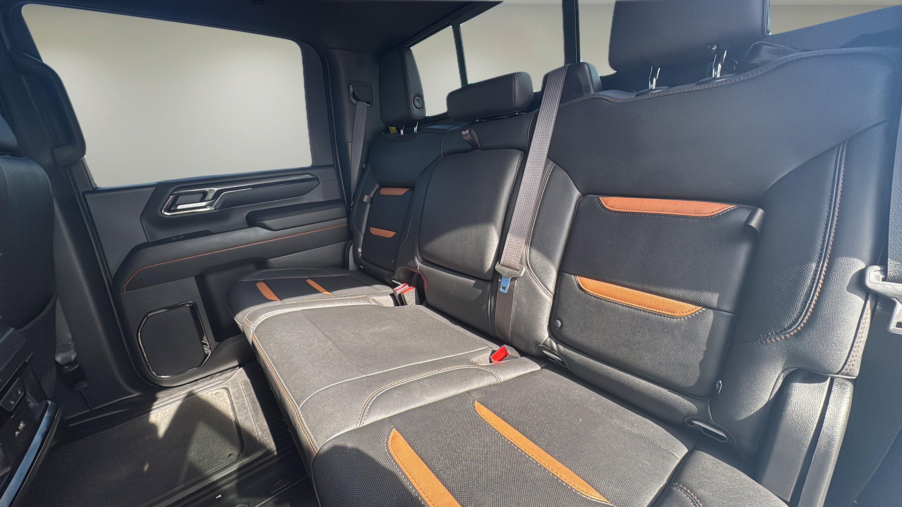 Used 2024 GMC Sierra 2500 AT4 w/ AT4 Premium Plus Package AWD/4WD image 12