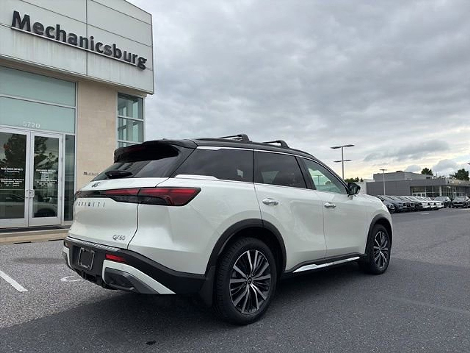 Certified 2025 INFINITI QX60 Autograph w/ Cargo Package AWD/4WD image 7