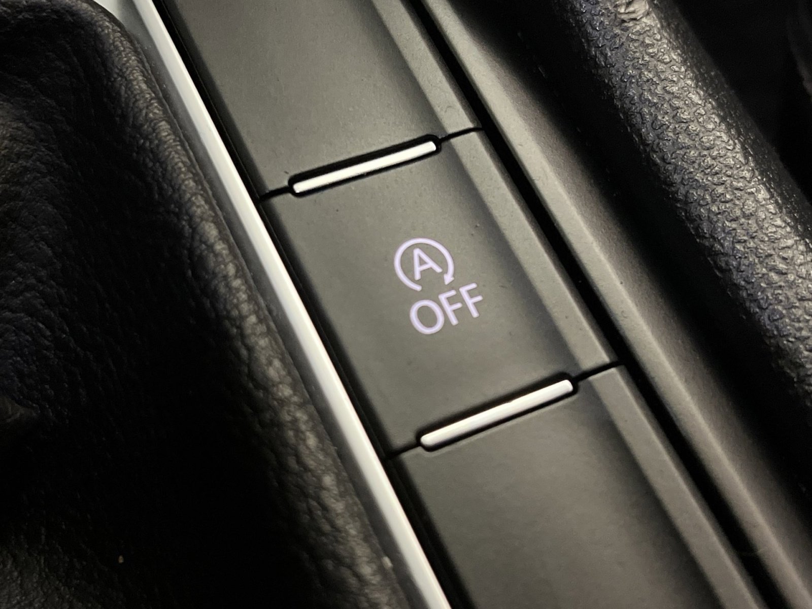 Used 2022 Volkswagen Taos SE image 33