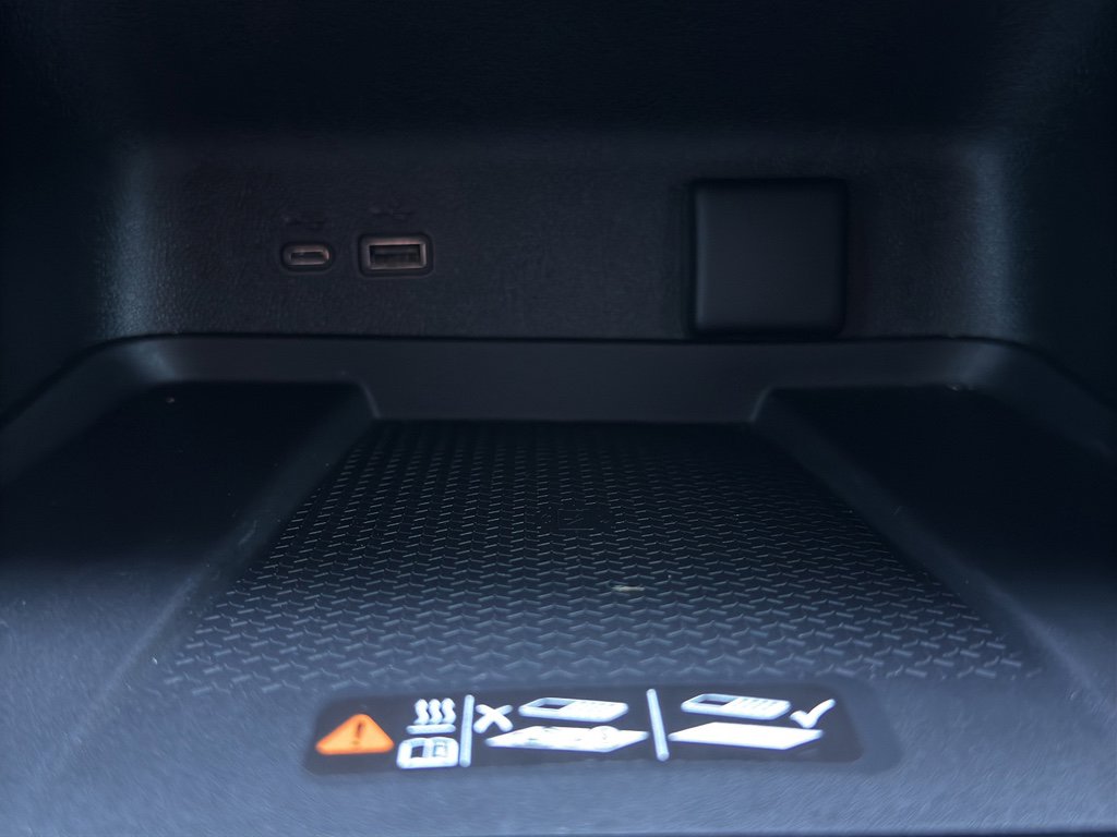 Used 2025 Chevrolet Traverse Z71 w/ Driver Confidence Package image 40