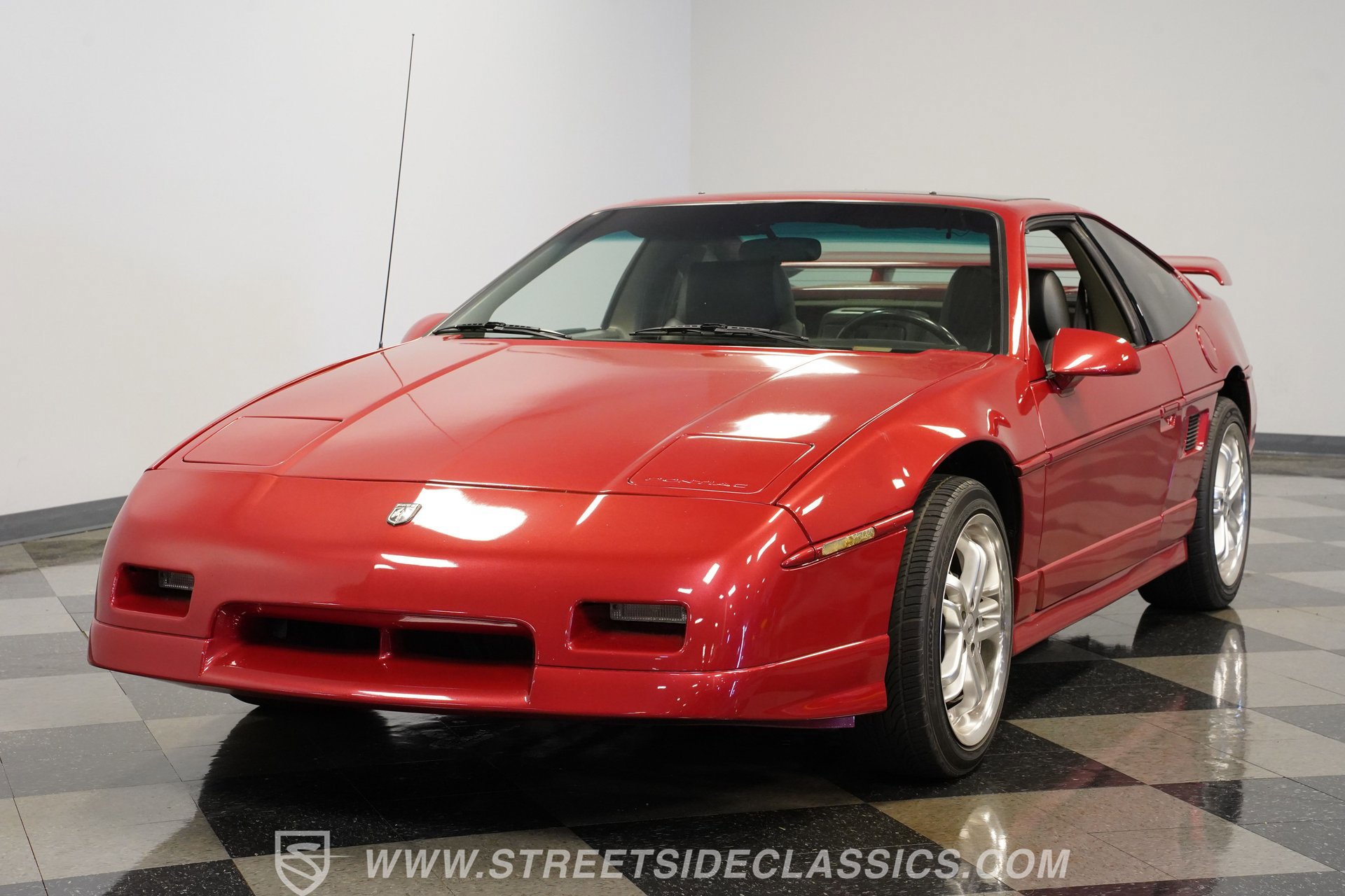 Used 1987 Pontiac Fiero GT RWD image 19