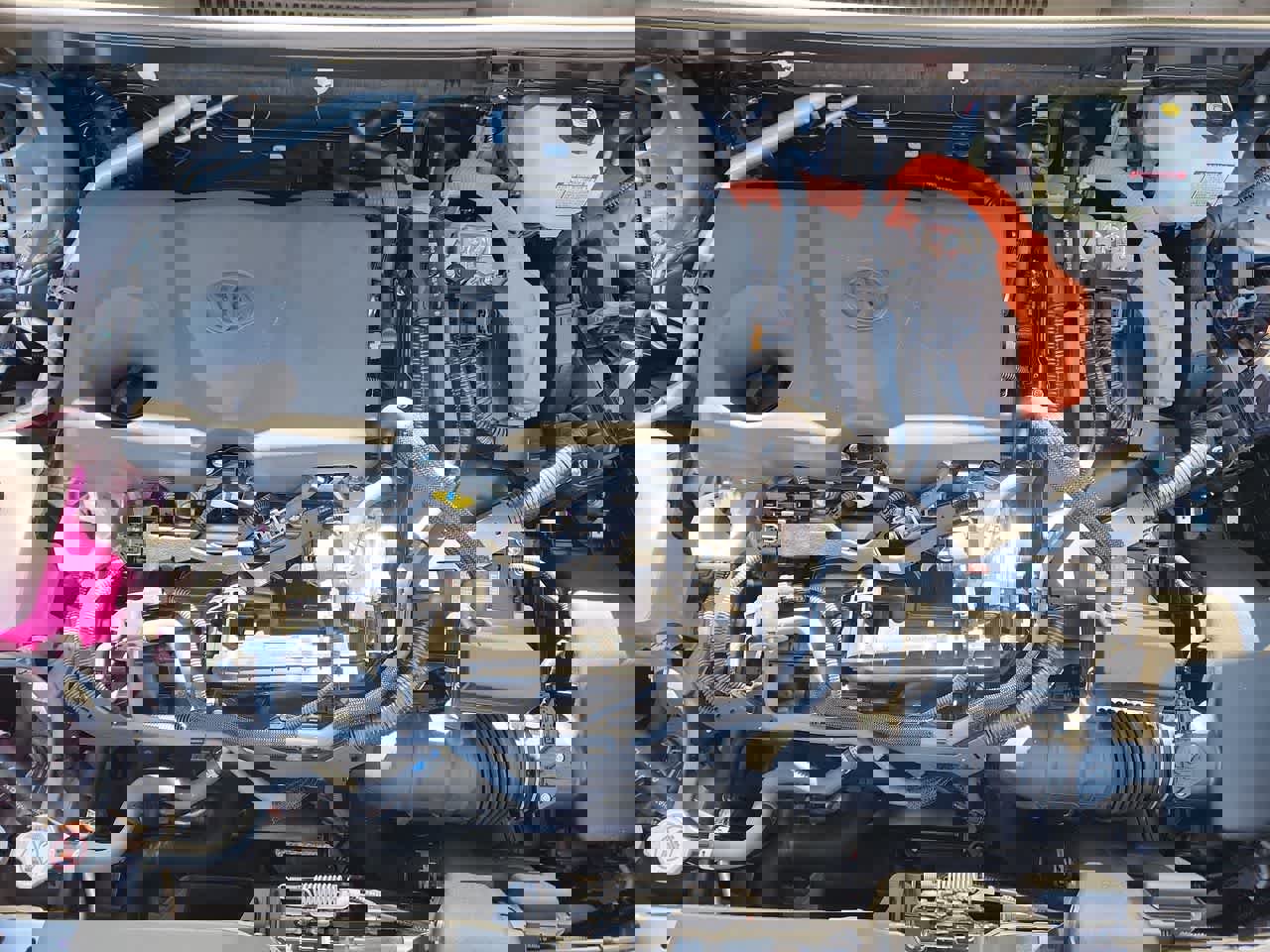 Used 2025 Toyota RAV4 LE image 13