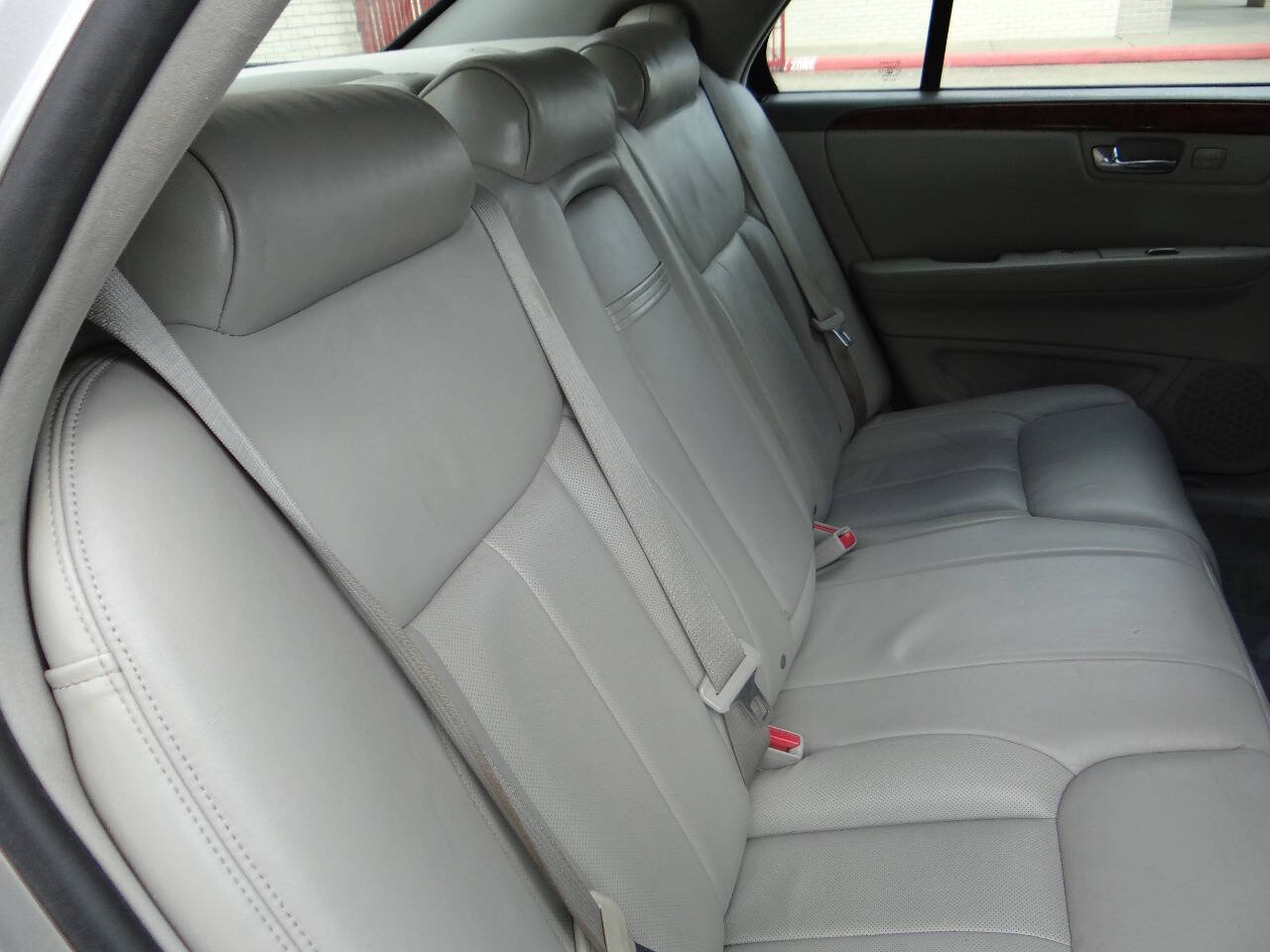 Used 2007 Cadillac DTS Luxury I w/ Sun And Sound Package FWD image 28