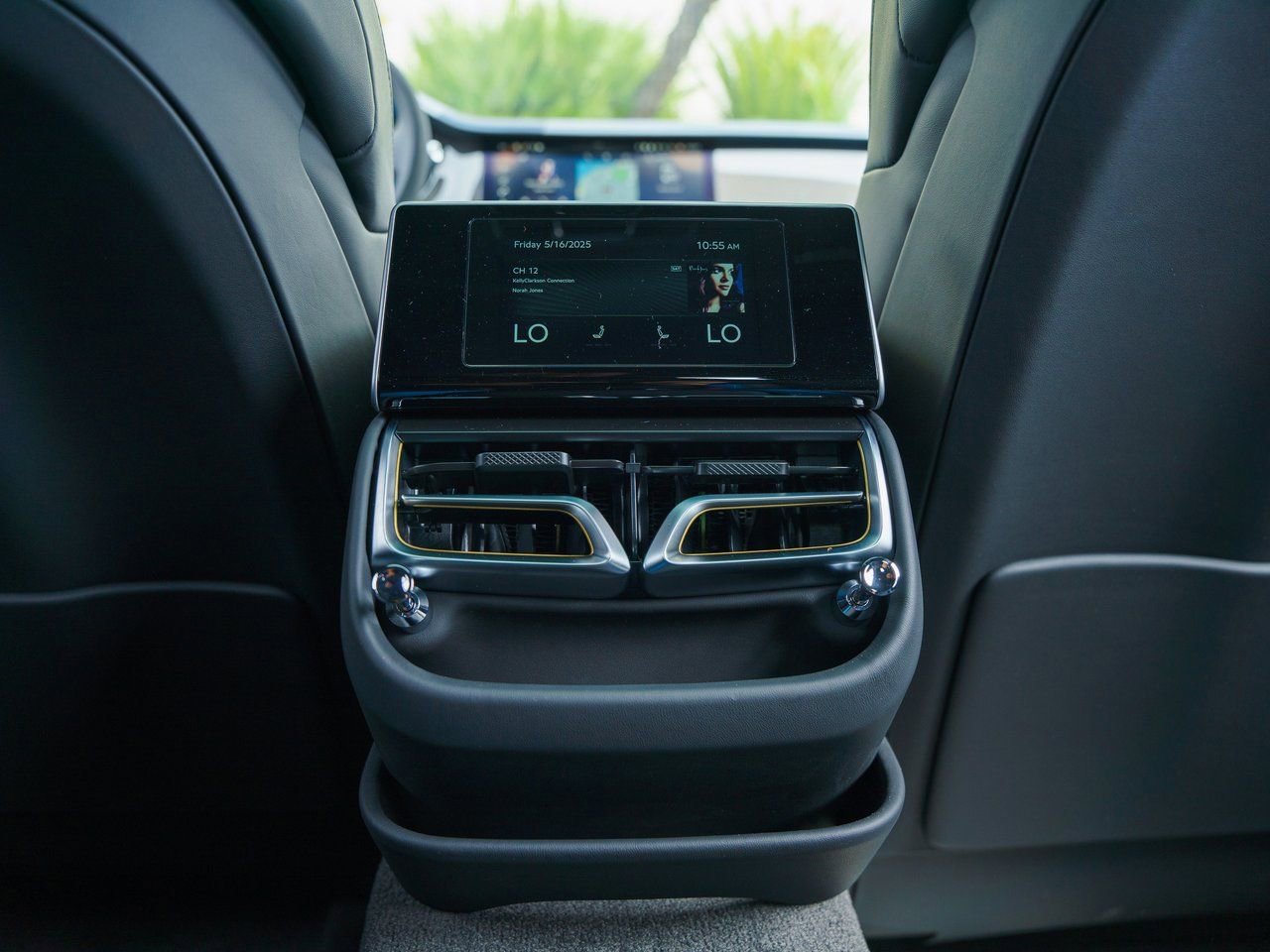 Used 2025 Bentley Flying Spur Plug-In Hybrid image 19