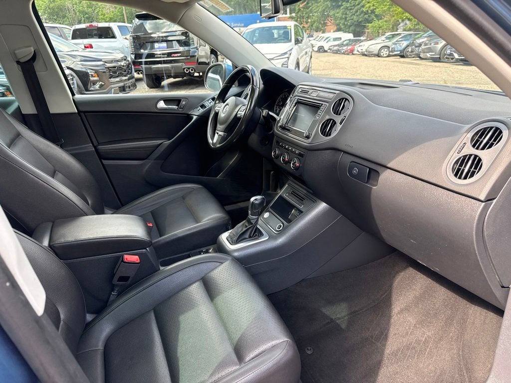 Used 2017 Volkswagen Tiguan Wolfsburg Edition AWD/4WD image 17