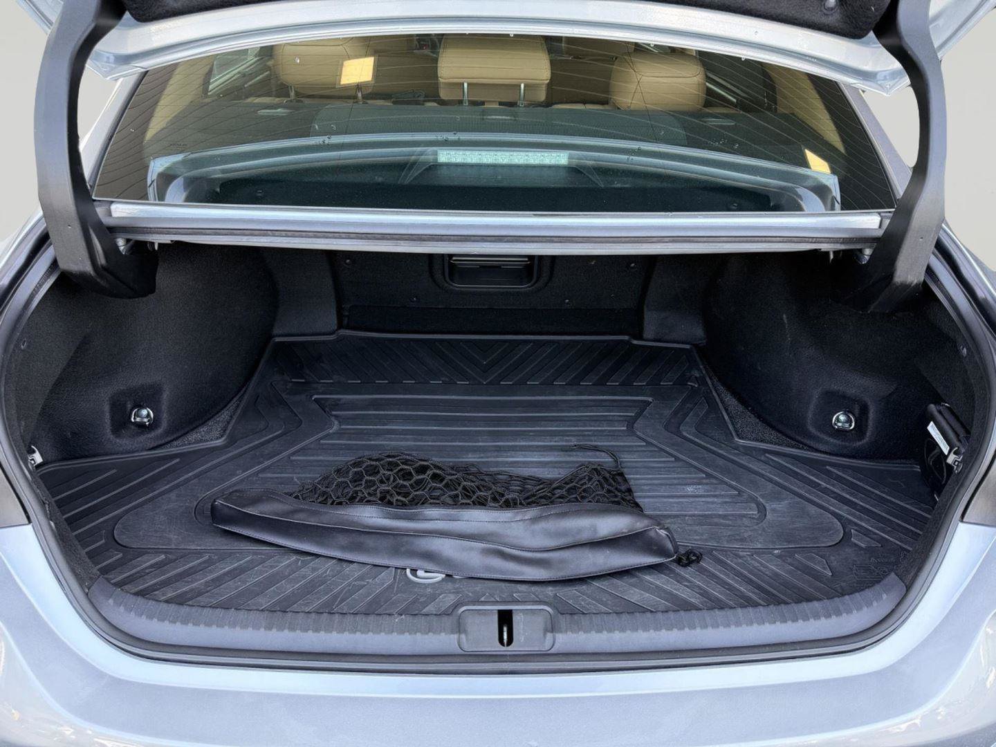 Used 2024 Lexus ES 350 Ultra Luxury w/ Accessory Package (Z2) FWD image 30