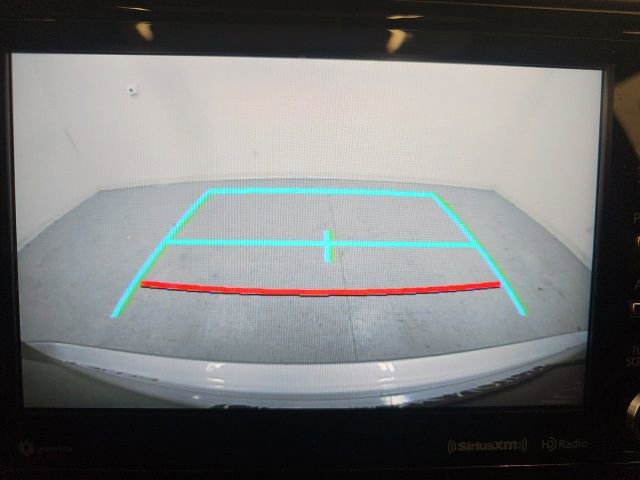 Used 2022 Toyota Highlander XLE image 26