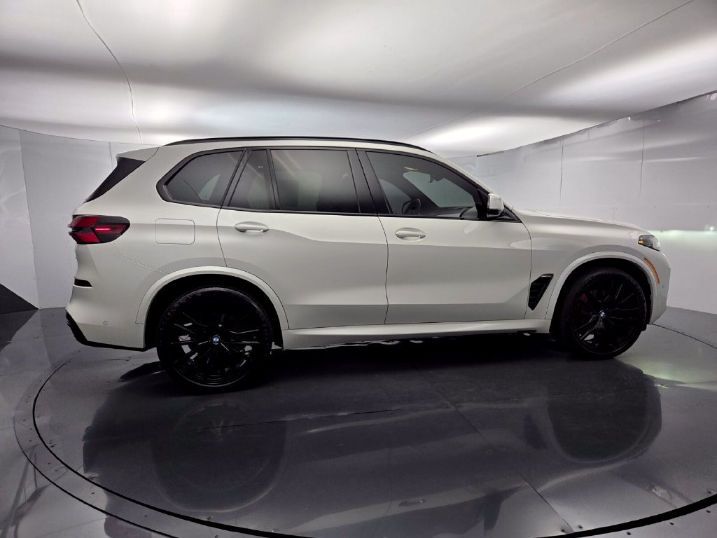 Certified 2024 BMW X5 xDrive40i w/ M Sport Package AWD/4WD image 11