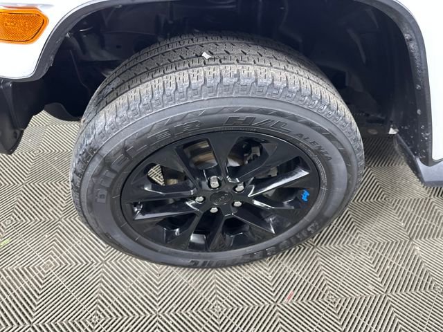 Used 2023 Jeep Wrangler Unlimited Sahara image 9