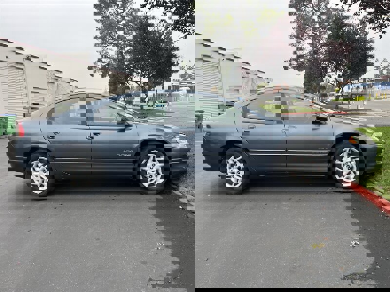 Used 2000 Dodge Intrepid image 15