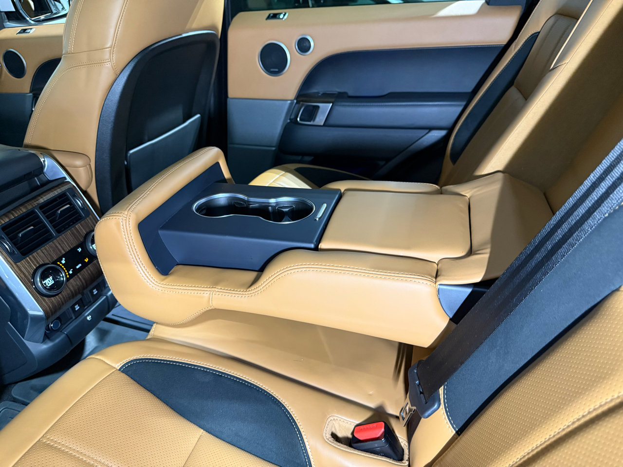 Used 2018 Land Rover Range Rover Sport Supercharged image 43