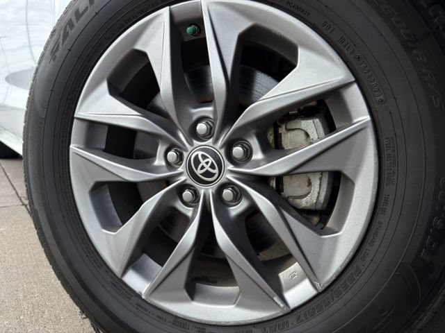 Used 2023 Toyota Sienna XLE FWD image 9
