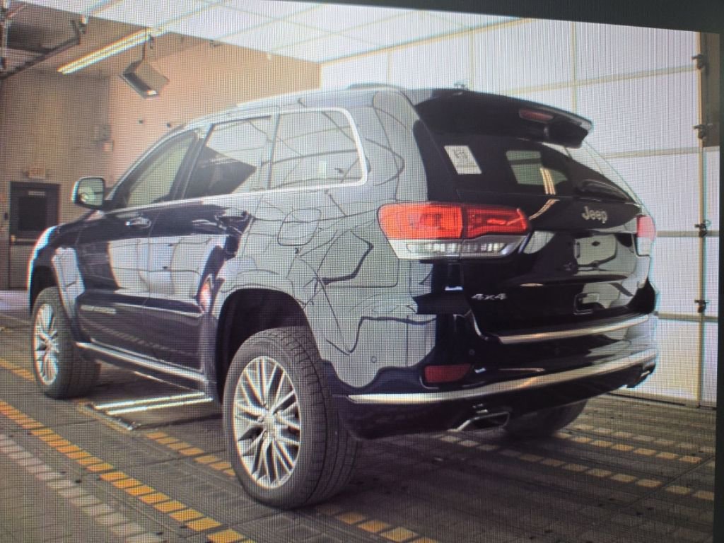 Used 2018 Jeep Grand Cherokee Summit AWD/4WD image 5