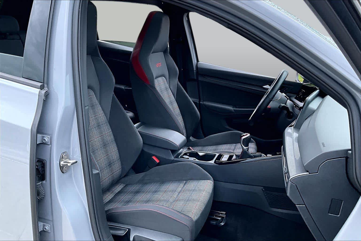 Used 2024 Volkswagen GTI SE FWD image 8