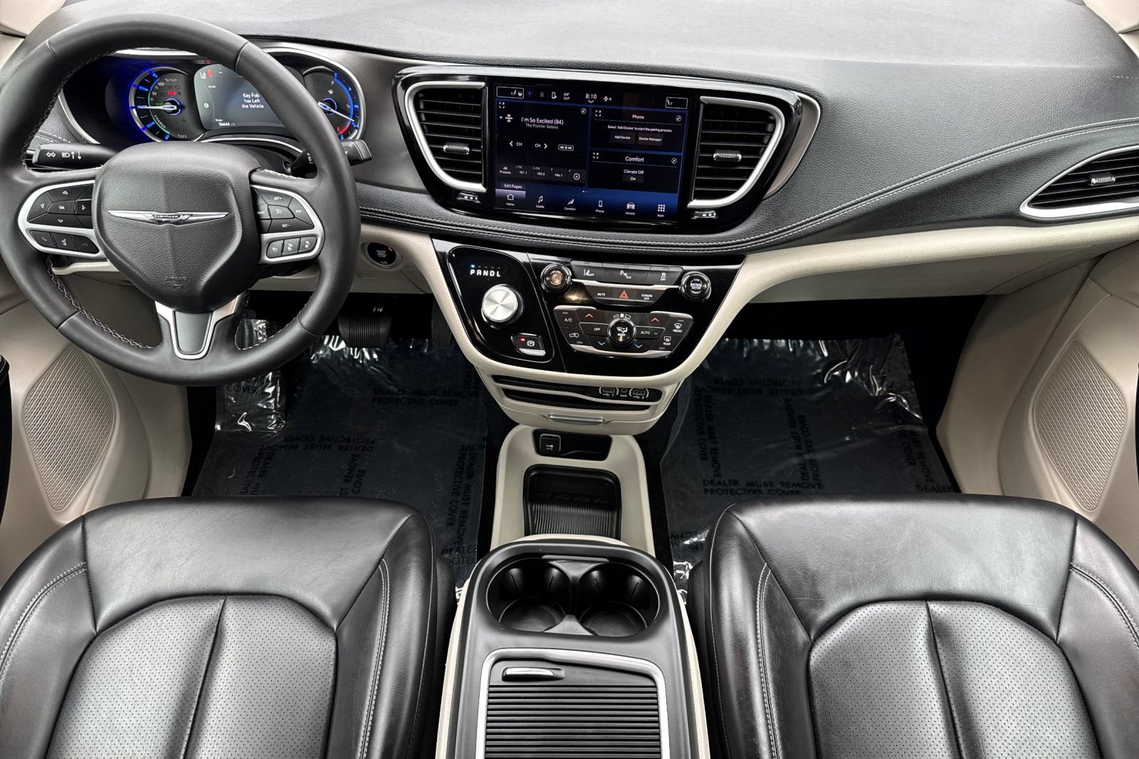 Used 2023 Chrysler Pacifica Touring-L FWD image 14