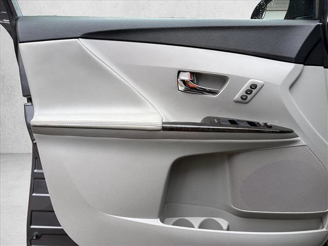 Used 2014 Toyota Venza XLE image 10