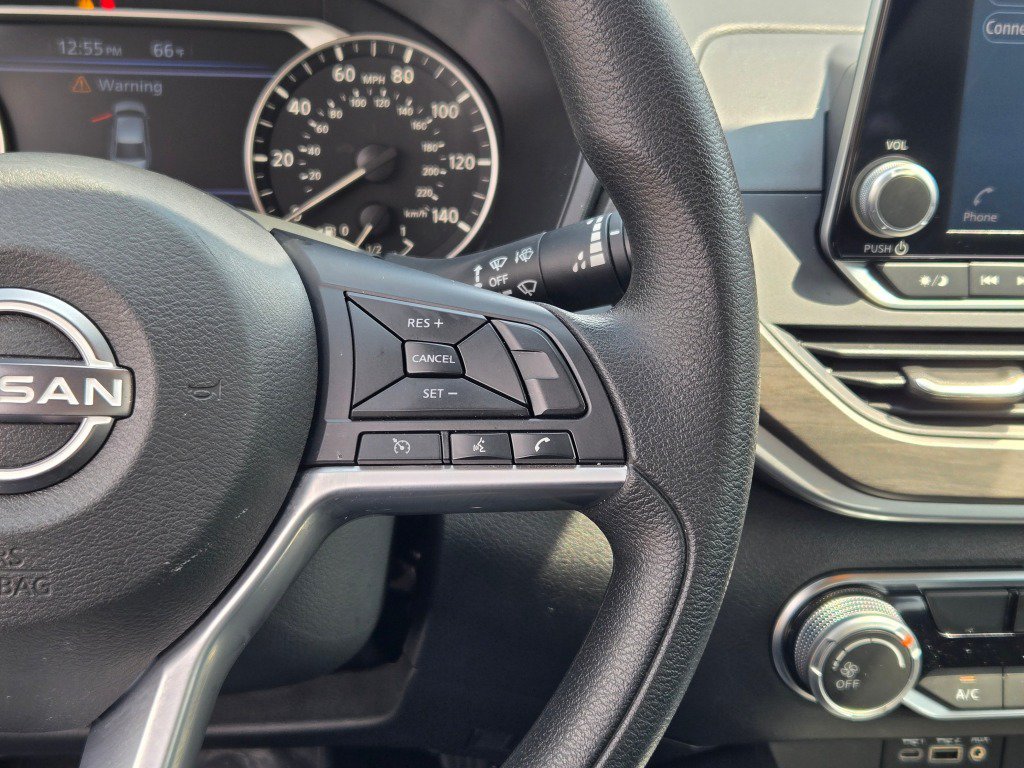 Used 2025 Nissan Altima 2.5 SV FWD image 28