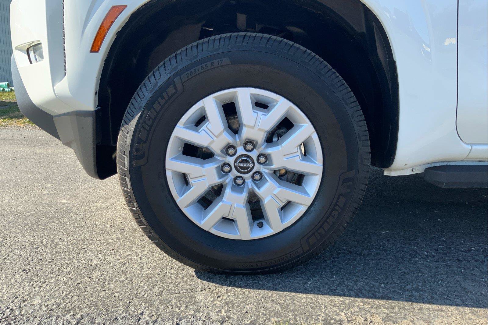 Used 2022 Nissan Frontier SV AWD/4WD image 29
