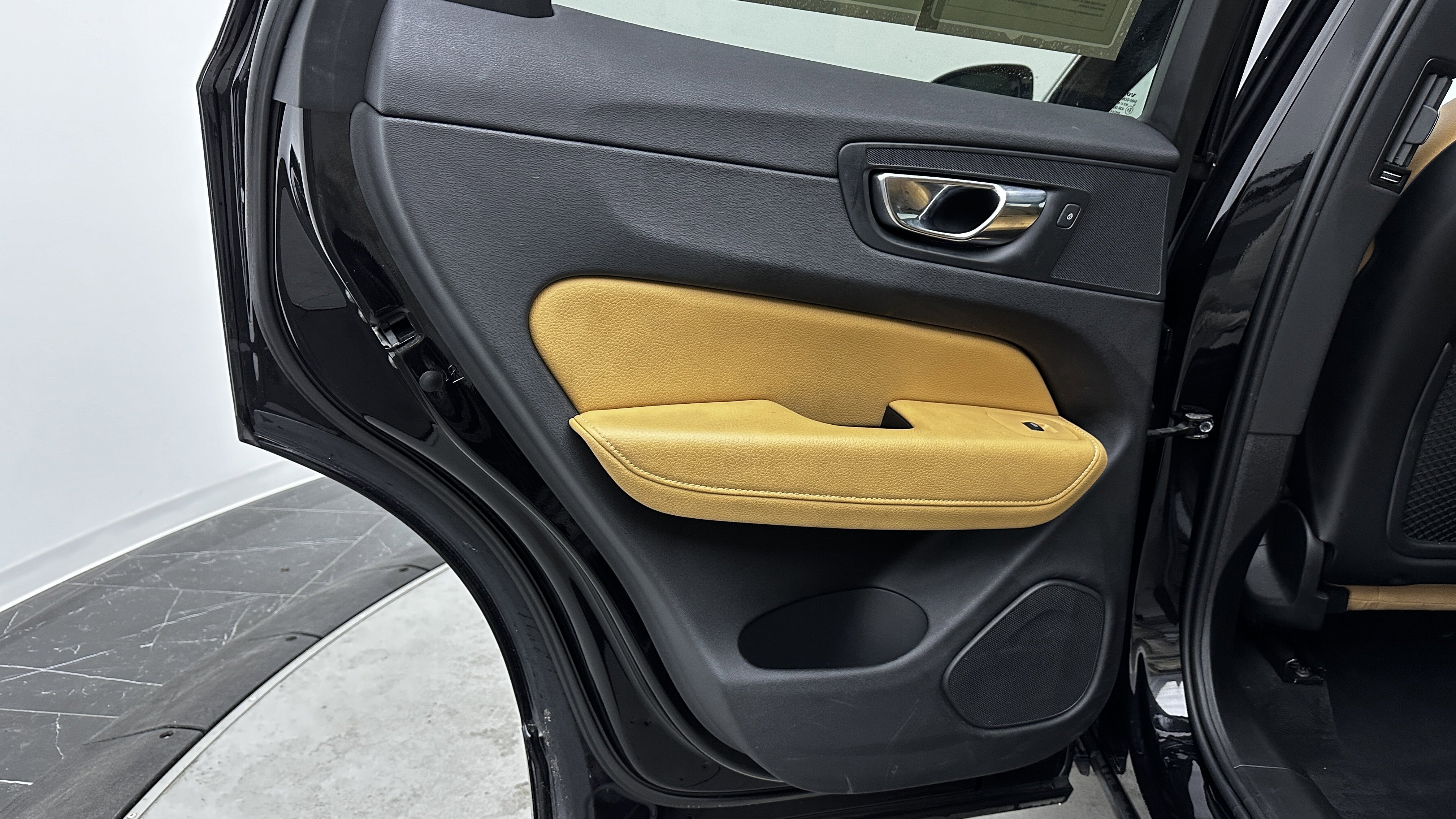 Used 2019 Volvo XC60 T6 Inscription w/ Protection Package Premier image 29