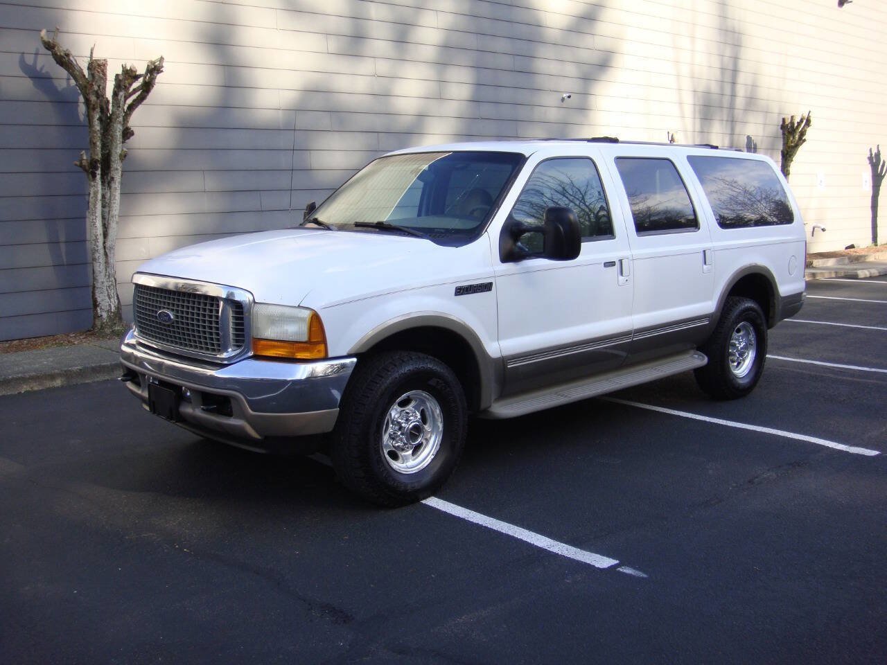 Used 2001 Ford Excursion Limited image 2
