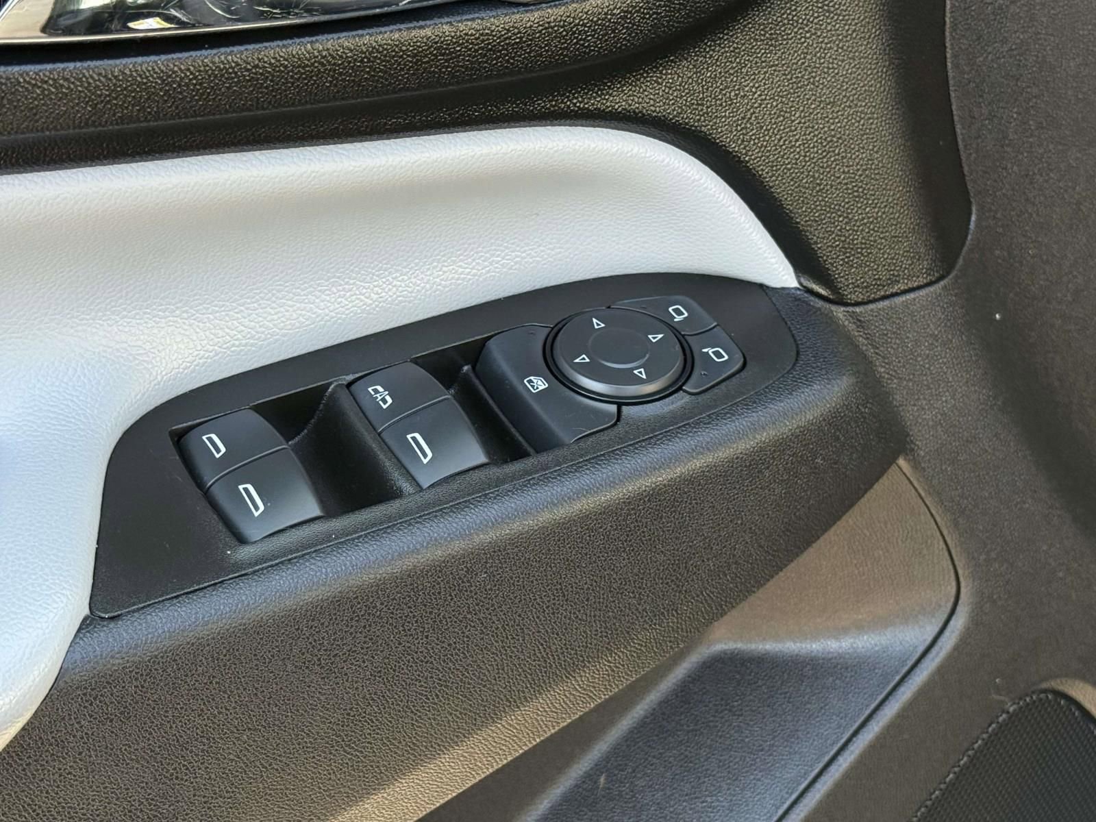 Used 2024 Chevrolet Equinox LS w/ LS Convenience Package image 19