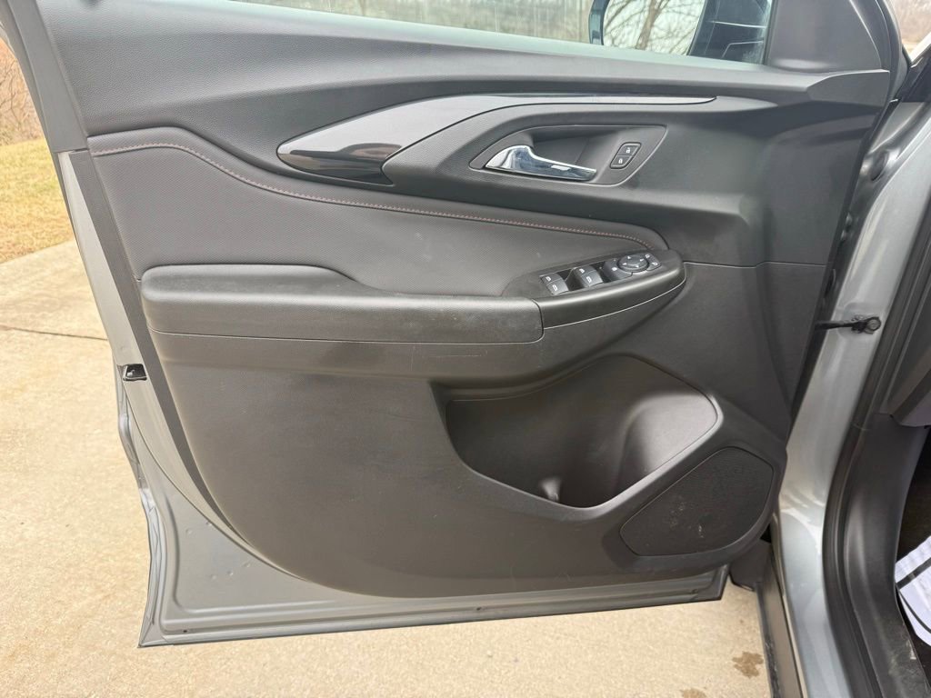 Used 2023 Chevrolet TrailBlazer RS w/ Convenience Package image 21