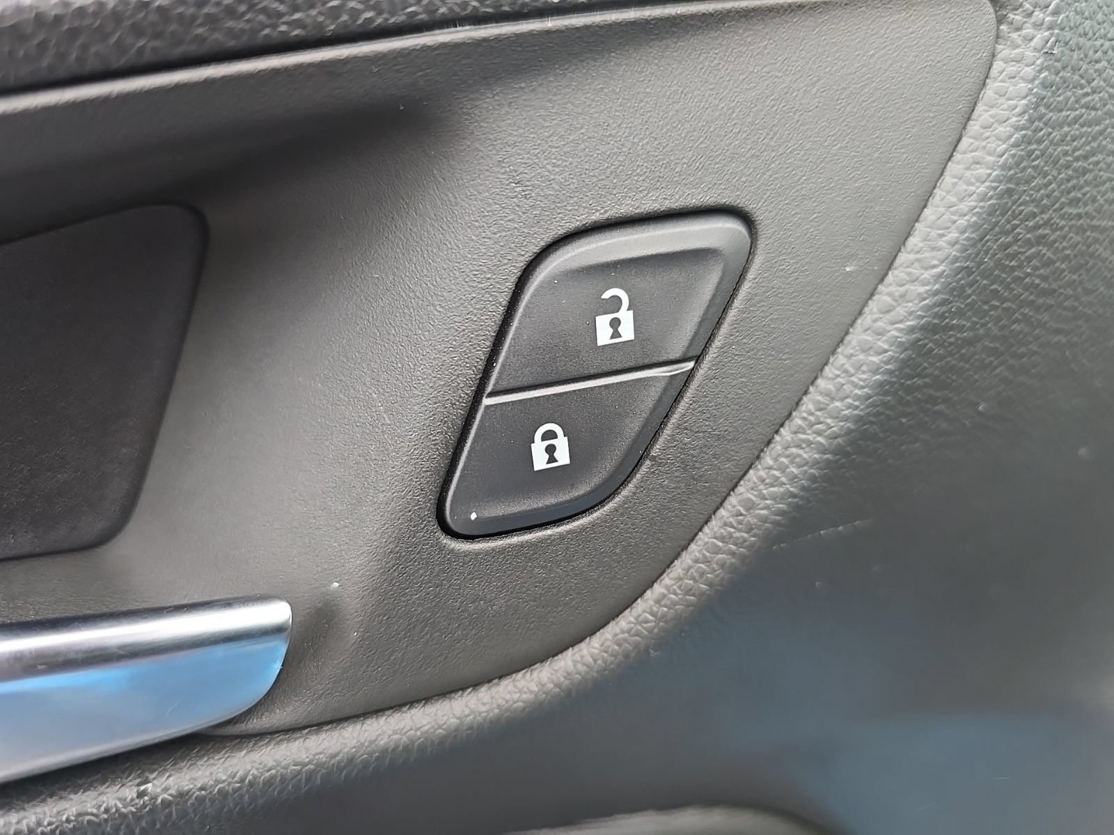 Used 2025 Buick Envista Sport Touring w/ Convenience I Package FWD image 10