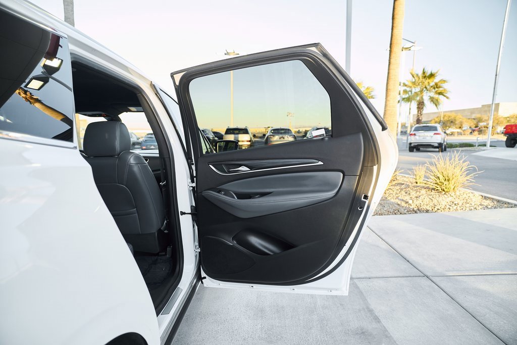 Used 2024 Buick Enclave Premium image 11