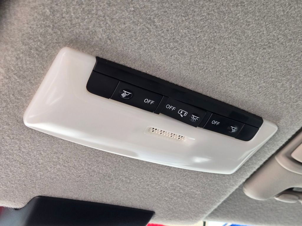 Used 2020 Nissan Kicks SV w/ Exterior Package FWD image 27