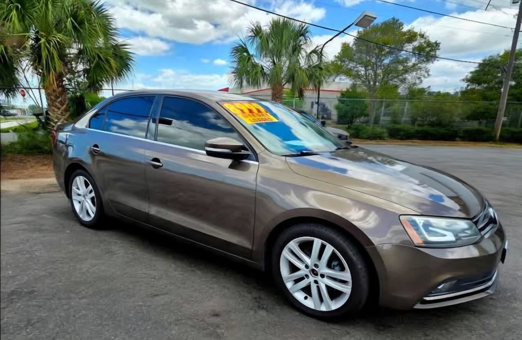 Used 2015 Volkswagen Jetta TDI SEL FWD image 2