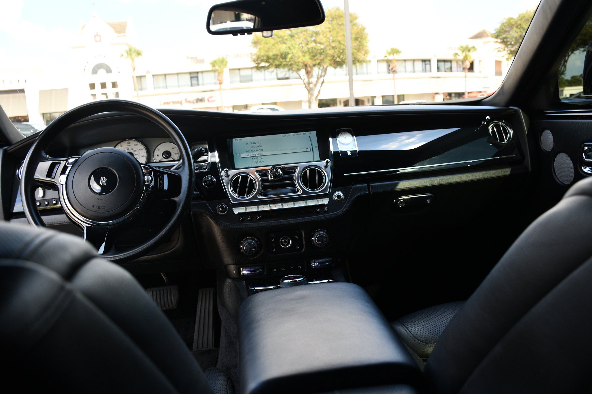 Used 2015 Rolls-Royce Ghost RWD image 8