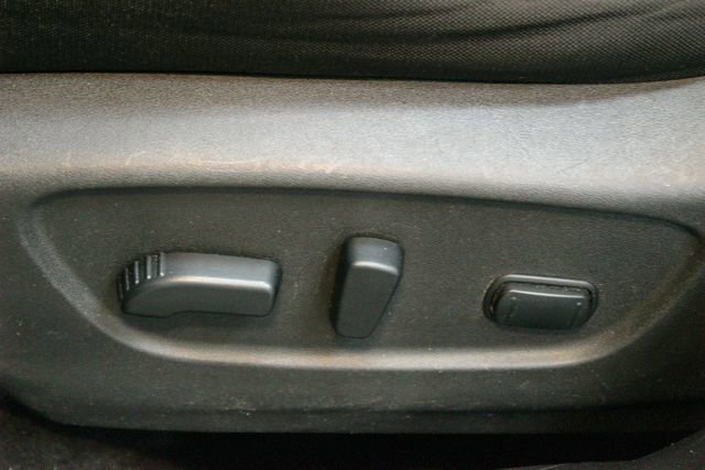 Used 2018 Nissan Rogue SV image 19