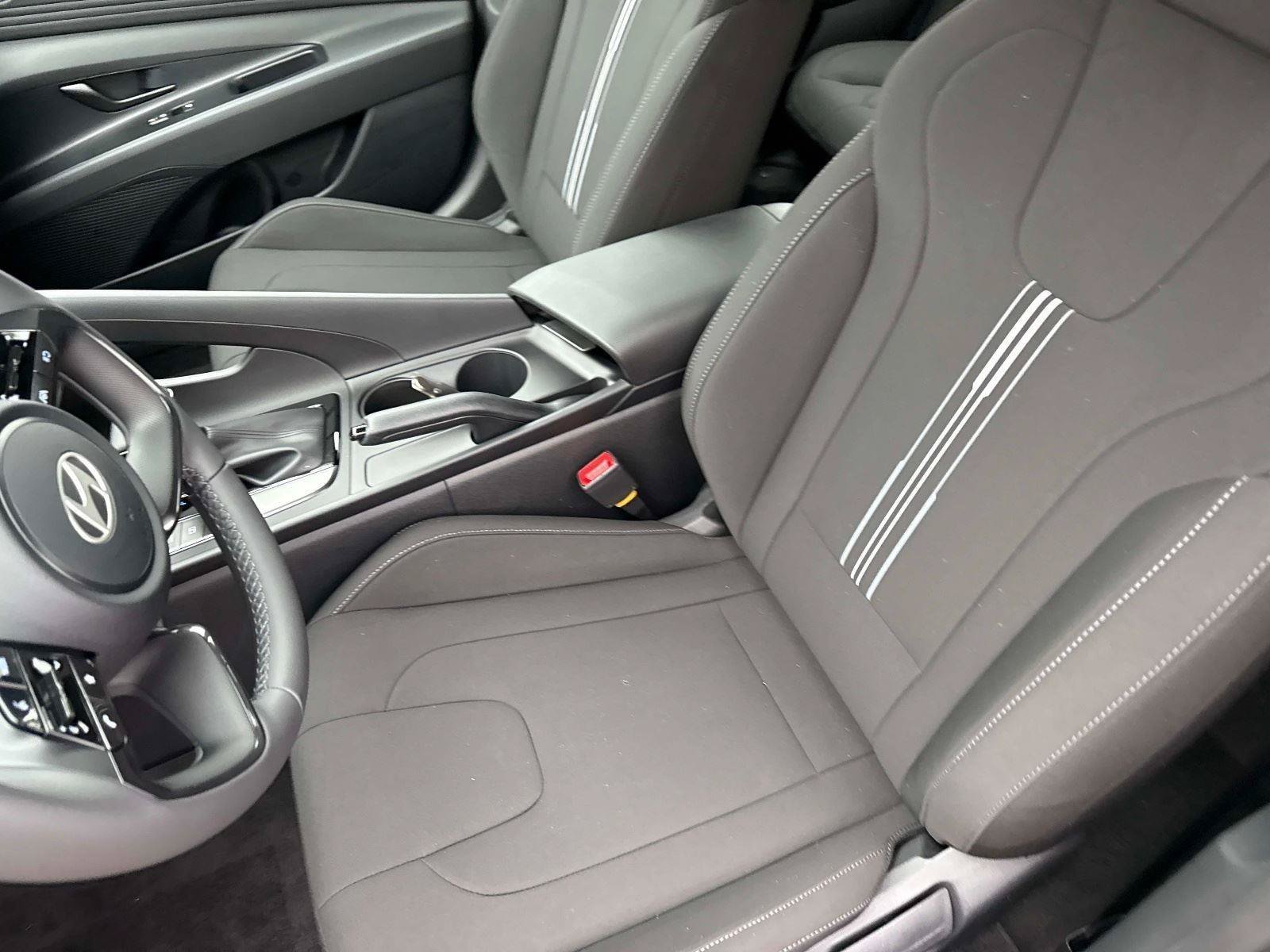 New 2025 Hyundai Elantra Sport FWD image 20