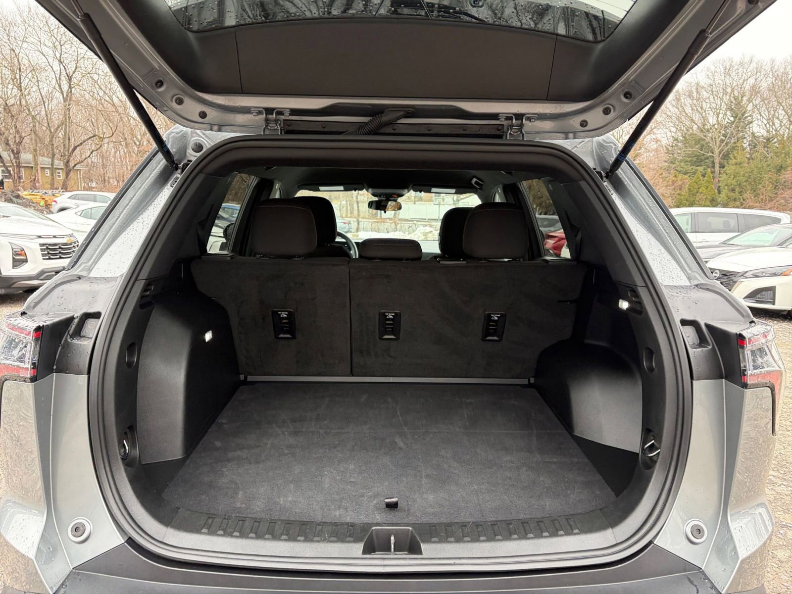 Used 2025 Chevrolet Equinox LT FWD image 31
