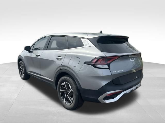 Used 2023 Kia Sportage LX image 5